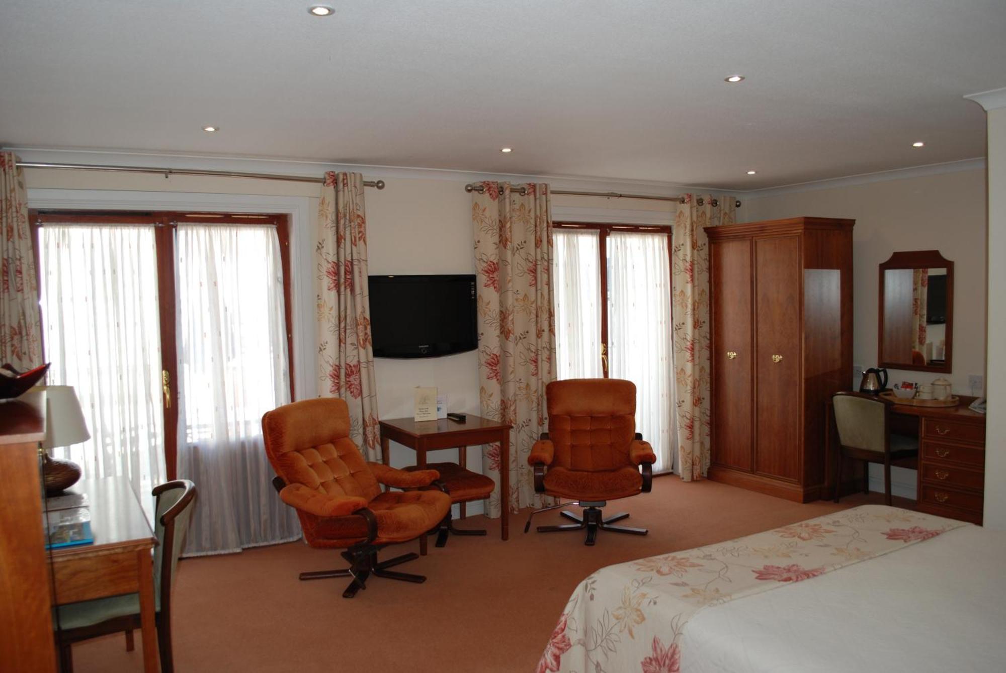 The Priory 3*