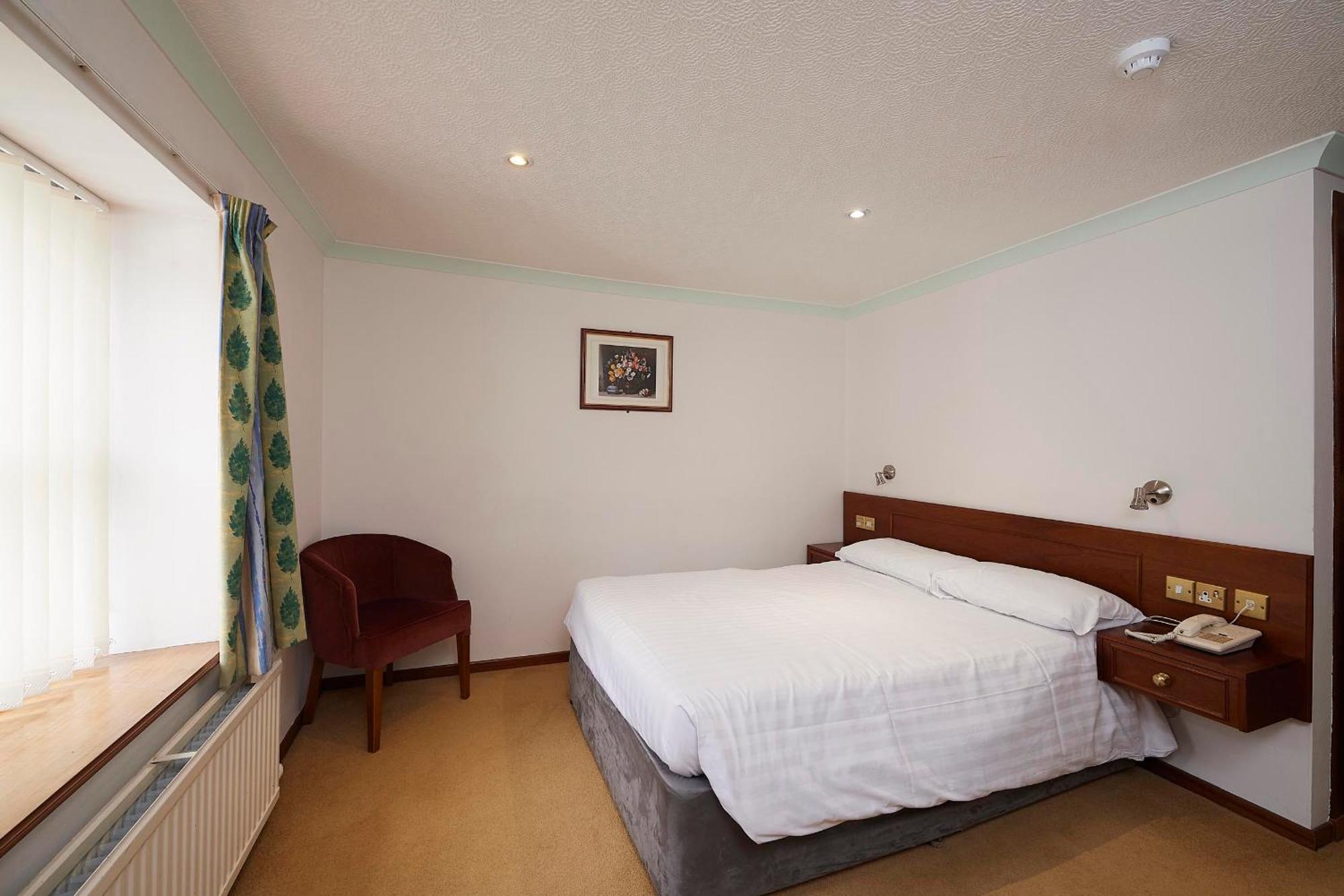 The Priory 3*